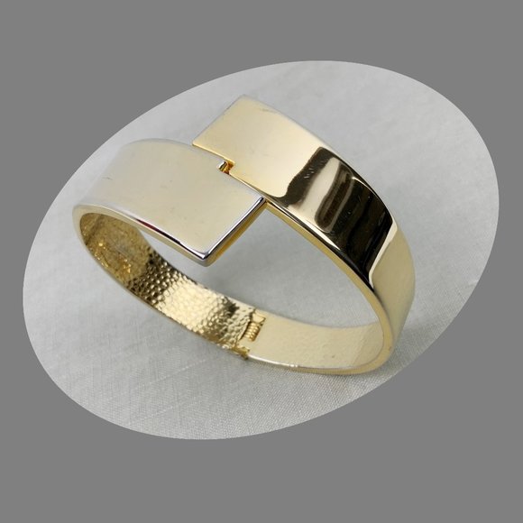Vintage Jewelry - Gold Tone Hinged Modernist Bracelet Cuff